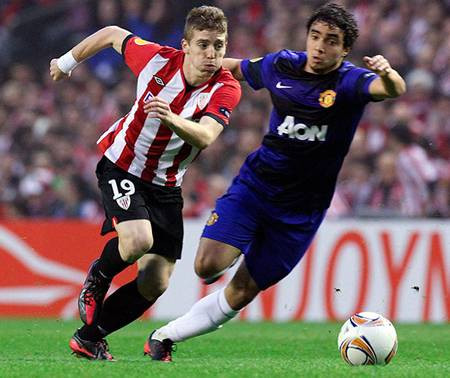 Iker Muniain (Tây Ban Nha, đang thi đấu cho CLB Athletic Bilbao, 19 tuổi): Khả năng đi bóng lắt léo và tốc độ cao giúp anh có thể chơi tốt ở cả vị trí tiền vệ cánh lẫn tiền đạo. Muniain chính là một trong những cầu thủ chơi ấn tượng nhất trong đội hình CLB chủ sân San Mames khi giúp CLB Athletic Bilbao lọt vào chung kết Europa League và chung kết Cúp nhà Vua Tây Ban Nha. Iker Muniain (Tây Ban Nha, đang thi đấu cho CLB Athletic Bilbao, 19 tuổi): Khả năng đi bóng lắt léo và tốc độ cao giúp anh có thể chơi tốt ở cả vị trí tiền vệ cánh lẫn tiền đạo. Muniain chính là một trong những cầu thủ chơi ấn tượng nhất trong đội hình CLB chủ sân San Mames khi giúp CLB Athletic Bilbao lọt vào chung kết Europa League và chung kết Cúp nhà Vua Tây Ban Nha.