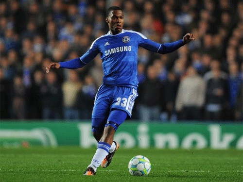 Daniel Sturridge (Vương Quốc Anh): Với khả năng đi bóng tốc độ cao, khéo léo, đột phá và kỹ năng dứt điểm tuyệt vời, Daniel Sturridge đang thi đấu ngày một ấn tượng và gây được tiếng vang lớn trong màu áo The Blues. Daniel Sturridge (Vương Quốc Anh): Với khả năng đi bóng tốc độ cao, khéo léo, đột phá và kỹ năng dứt điểm tuyệt vời, Daniel Sturridge đang thi đấu ngày một ấn tượng và gây được tiếng vang lớn trong màu áo The Blues.