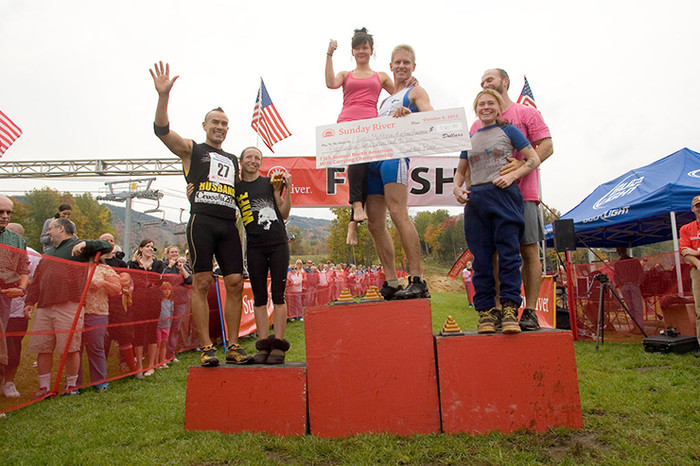 Taisto Miettinen và Kristiina Haapanen là những người giành chiến thắng Cuộc thi cõng vợ lần thứ 13 tại bang Maine, Mỹ. Taisto Miettinen và Kristiina Haapanen là những người giành chiến thắng Cuộc thi cõng vợ lần thứ 13 tại bang Maine, Mỹ.