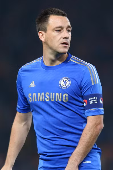 Theo ESPN, trung vệ John Terry mong muốn được chuyển đến Tây Ban Nha thi đấu ngay trong kỳ chuyển nhượng mùa đông này, địa điểm có thể là Valencia. Người đại diện của Terry cho biết vì những rắc rối cá nhân và cách gia hạn hợp đồng của Chelsea với những cầu thủ trên 30 tuổi khiến anh phải có quyết định về tương lai của mình.