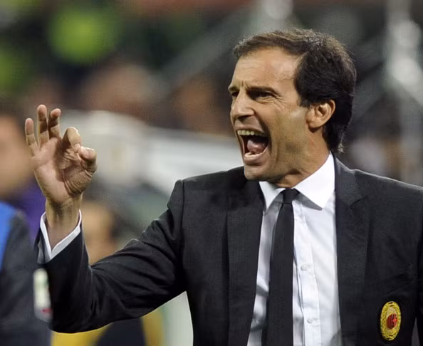 Adriano Galliani, phó chủ tịch AC Milan lại một lần nữa khẳng định niềm tin tuyệt đối ông cùng BLĐ đội bóng đang dành cho Massimiliano Allegri, bất chấp những thảm bại của Milan.