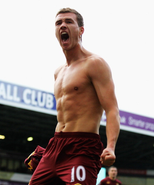 Sau khi lập cú đúp giúp Man City ngược dòng trước West Brom cuối tuần trước, Dzeko có thể được đá chính ở trận gặp Ajax ở Champions League. Sau khi lập cú đúp giúp Man City ngược dòng trước West Brom cuối tuần trước, Dzeko có thể được đá chính ở trận gặp Ajax ở Champions League.