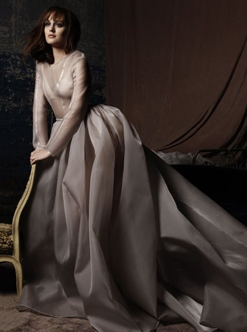 Leighton Meester tỏa sáng trên trang bìa tạp chí Marie Claire số tháng 4/2012.