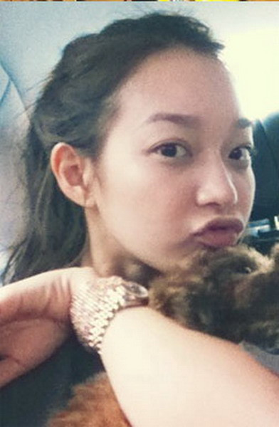 Mỹ nhân tự nhiên Shin Min Ah với đôi mắt to tròn và làn da hoàn hảo.