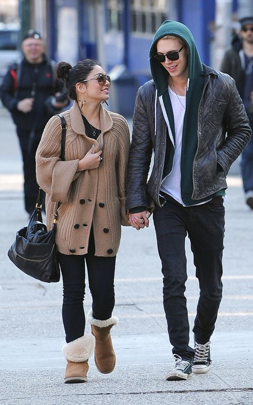 Sau một tuần quay phim "Spring Breakers" vất vả ở Florida, Vanessa Hudgens đã có một ngày thoải mái bên bạn trai Austin Butler ở New York.