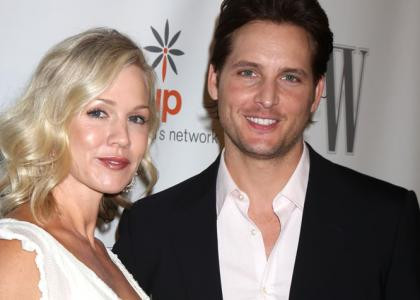 Peter Facinelli và người vợ đã ly hôn Jennie Garth vừa lên tiếng trước tin đồn về nguyên nhân chia tay của họ. Hai người tuyên bố rằng sự lừa dối trong mối quan hệ của hai người hoàn toàn không phải lý do chia tay, không hề có một người thứ ba nào cả.