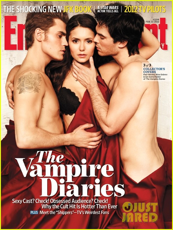 Ba ngôi sao của phim "Nhật kí Ma Cà Rồng" cùng nhau... "cởi áo" trên trang bìa EW. Nữ diễn viên Nina Dobrev đứng giữa hai "anh em ma cà rồng" Ian Somerhalder và Paul Wesley. Ba ngôi sao của phim "Nhật kí Ma Cà Rồng" cùng nhau... "cởi áo" trên trang bìa EW. Nữ diễn viên Nina Dobrev đứng giữa hai "anh em ma cà rồng" Ian Somerhalder và Paul Wesley.