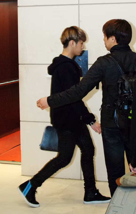 Sau đó là Jun Hyung (Beast).