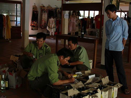 Khung cảnh cuộc kiểm tra (Ảnh: Báo Đất Việt) Khung cảnh cuộc kiểm tra (Ảnh: Báo Đất Việt)