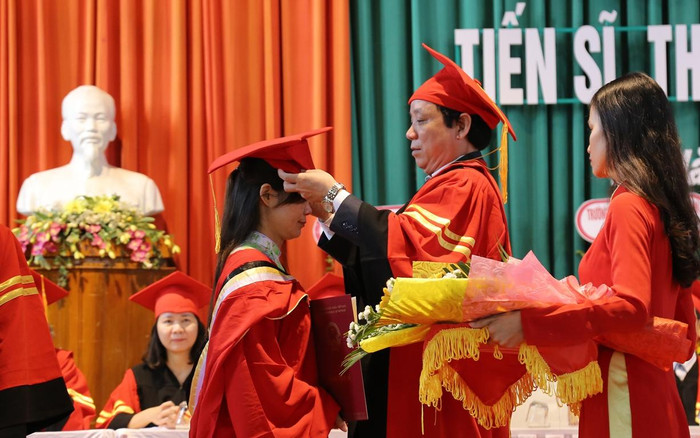 Cốt lõi nâng cao chất lượng trong đào tạo tiến sĩ hiện nay chính là đội ngũ giảng viên hướng dẫn, gắn với nhóm nghiên cứu hoặc nhóm nghiên cứu mạnh trong các cơ sở giáo dục đại học. Ảnh: AN Cốt lõi nâng cao chất lượng trong đào tạo tiến sĩ hiện nay chính là đội ngũ giảng viên hướng dẫn, gắn với nhóm nghiên cứu hoặc nhóm nghiên cứu mạnh trong các cơ sở giáo dục đại học. Ảnh: AN