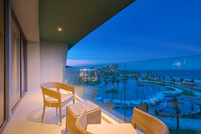 Tất cả các căn hộ khách sạn đều sở hữu tầm nhìn hướng biển tuyệt đẹp Tất cả các căn hộ khách sạn đều sở hữu tầm nhìn hướng biển tuyệt đẹp