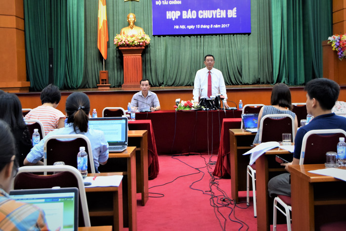 Tiến sĩ Nguyễn Minh Phong: Tăng thuế đừng để ảnh hưởng tới người nghèo ảnh 2 Tiến sĩ Nguyễn Minh Phong: Tăng thuế đừng để ảnh hưởng tới người nghèo ảnh 2