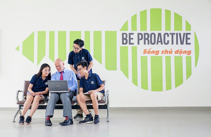 Tác giả chương trình “Kỹ năng thế kỷ 21” của Vinschool là Tiến sĩ Lance G. King, tác giả của các đầu sách kỹ năng hiện đang được giảng dạy tại 4.655 trường thuộc hệ thống IB (các trường tú tài Quốc tế) ở hơn 160 quốc gia - ảnh nguồn: Vinschool