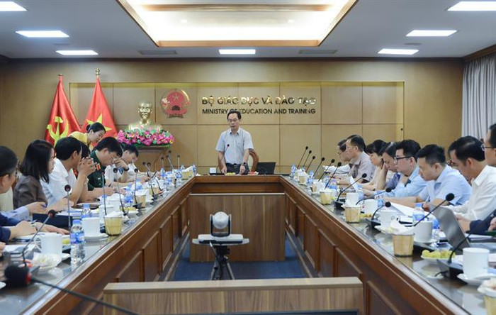 Thứ trưởng Hoàng Minh Sơn chủ trì cuộc họp (ảnh: Bộ Giáo dục và Đào tạo) Thứ trưởng Hoàng Minh Sơn chủ trì cuộc họp (ảnh: Bộ Giáo dục và Đào tạo)