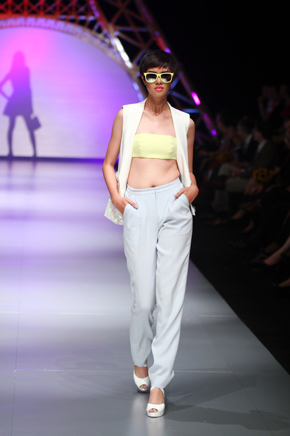 Đỗ Mạnh Cường chia sẻ phải ngả mũ nể phục Khang đã thiết kế BST quá đẹp nhưng với NTK thì dấn ấn cá nhân là rất quan trọng.