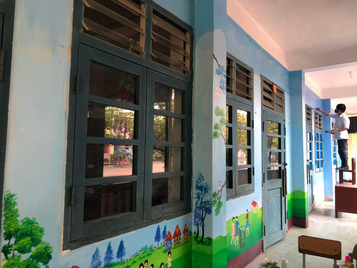 Những bức vẽ trên tường lớp học tại Trường Tiểu học Diễn Trung, huyện Diễn Châu (Nghệ An) Ảnh: NTCC Những bức vẽ trên tường lớp học tại Trường Tiểu học Diễn Trung, huyện Diễn Châu (Nghệ An) Ảnh: NTCC
