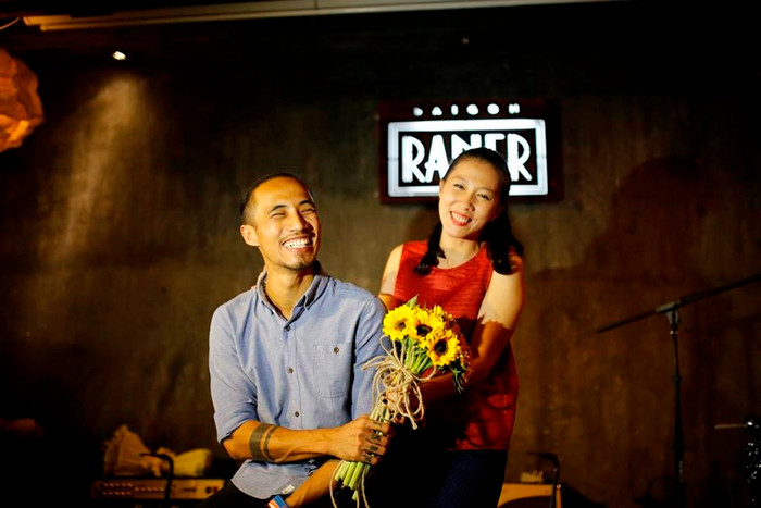 Phạm Anh Khoa nhận được nhiều sự quan tâm từ bà xã Thùy Trang. Phạm Anh Khoa nhận được nhiều sự quan tâm từ bà xã Thùy Trang.