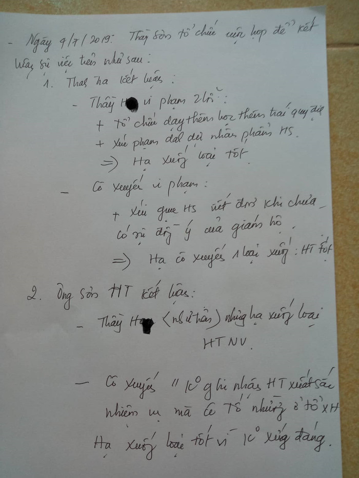 Cô Xuyến trình bày vụ việc khiến cô bị hạ bậc thi đua một cách oan uổng (ảnh do nhân vật cung cấp). Cô Xuyến trình bày vụ việc khiến cô bị hạ bậc thi đua một cách oan uổng (ảnh do nhân vật cung cấp).