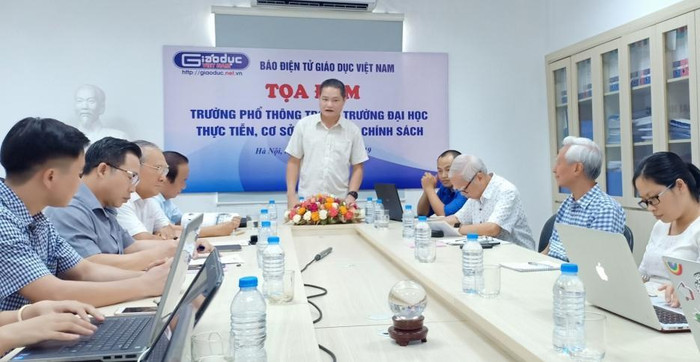 Tọa đàm trường phổ thông trong trường đại học - thực tiễn, pháp lý và chính sách Tọa đàm trường phổ thông trong trường đại học - thực tiễn, pháp lý và chính sách