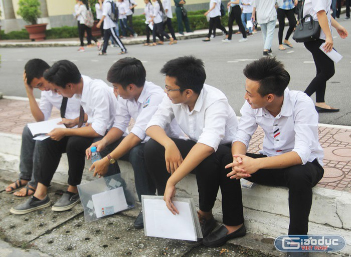 Thí sinh nào đủ điều kiện tham gia tuyển sinh 2017? (Ảnh: Thùy Linh) Thí sinh nào đủ điều kiện tham gia tuyển sinh 2017? (Ảnh: Thùy Linh)