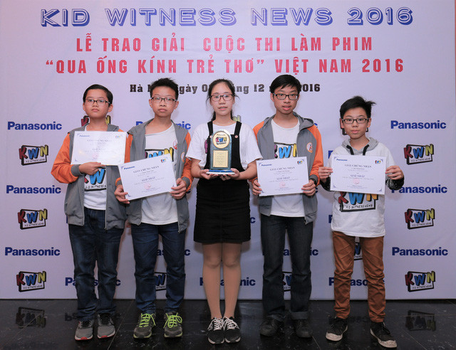 Bức tranh nguêch ngoạc – Giải nhất lứa tuổi Trung học là lời nhắc nhở người lớn tôn trọng sự khác biệt, sự sáng tạo của trẻ. (Ảnh: T/L) Bức tranh nguêch ngoạc – Giải nhất lứa tuổi Trung học là lời nhắc nhở người lớn tôn trọng sự khác biệt, sự sáng tạo của trẻ. (Ảnh: T/L)