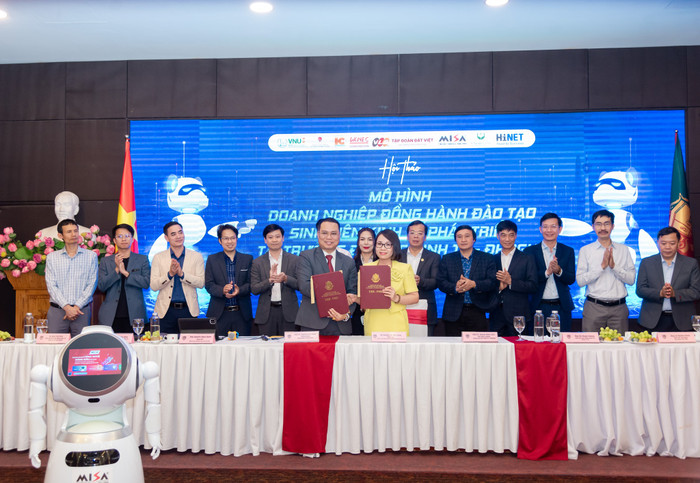 doanh nghiep dong hanh.jpg