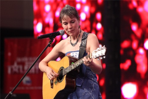 Thí sinh người Canada - Caroline Bois Vert