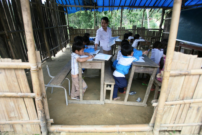 Ngôi trường Trà Xinh - Quảng Ngãi trước đây...