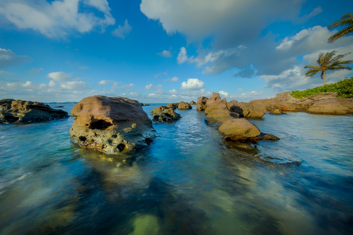 Níu chân du khách bởi vẻ nên thơ, Bãi Khem và Mũi Ông Đội là điểm đến mới hấp dẫn và ấn tượng, mang tới những trải nghiệm độc đáo cho du khách.