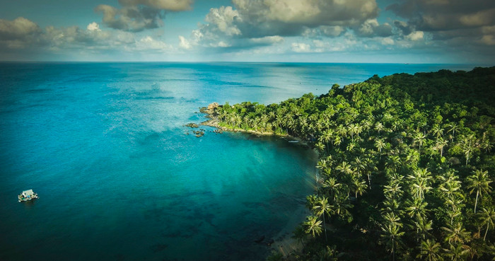 Tới thời điểm này, Bãi Khem và Mũi Ông Đội đang chưa nhiều các bàn chân khám phá bởi nơi đây được quân đội quản lý đến năm 2009.