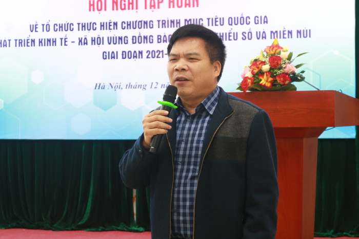 Ông Đinh Xuân Thắng trình bày 10 dự án thành phần của chương trình. Ảnh: Anh Trang Ông Đinh Xuân Thắng trình bày 10 dự án thành phần của chương trình. Ảnh: Anh Trang