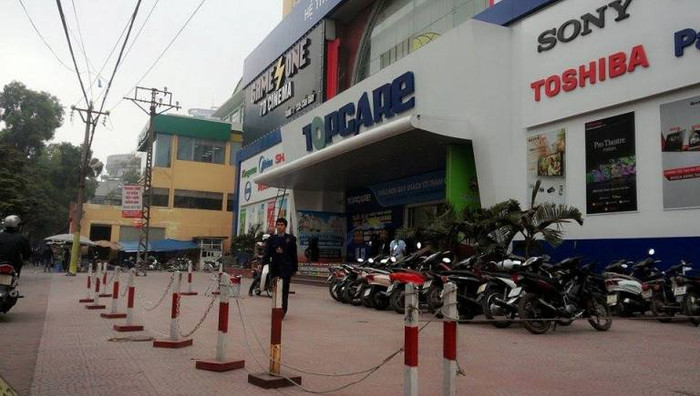 Quang cảnh của siêu thị điện máy Top Care sáng 23/1 (ảnh nguồn NĐT). Quang cảnh của siêu thị điện máy Top Care sáng 23/1 (ảnh nguồn NĐT).