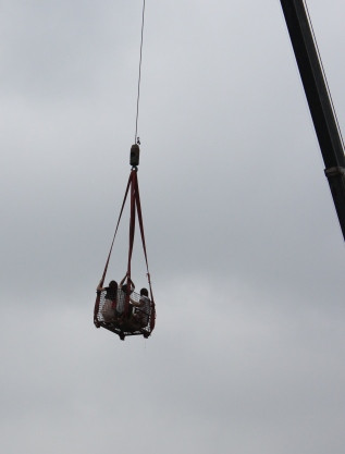 3 người được đưa xuống 3 người được đưa xuống