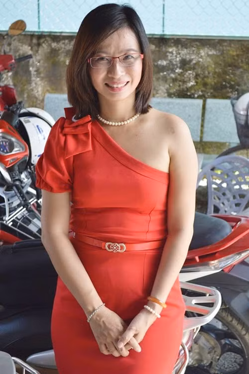 Việt Hà - Tác giả bài thơ "Khi chúng ta già" Việt Hà - Tác giả bài thơ "Khi chúng ta già"