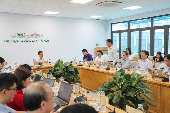 Giáo sư Chử Đức Trình - Hiệu trưởng Trường Đại học Công nghệ (Đại học Quốc gia Hà Nội) đánh giá, Chương trình VNU 12+ là bước đi tiên phong của Đại học Quốc gia Hà Nội phù hợp với sứ mệnh cũng như thông lệ quốc tế VNU - Hoi thao uom tao tai nang bac THPT - VNU12+ (18).jpg
