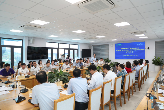 Đề án này được đánh giá là bước đầu để các học sinh giỏi theo đuổi các ngành khoa học cơ bản, các ngành công nghệ nền tảng trong và ngoài nước VNU - Hoi thao uom tao tai nang bac THPT - VNU12+ (14).jpg