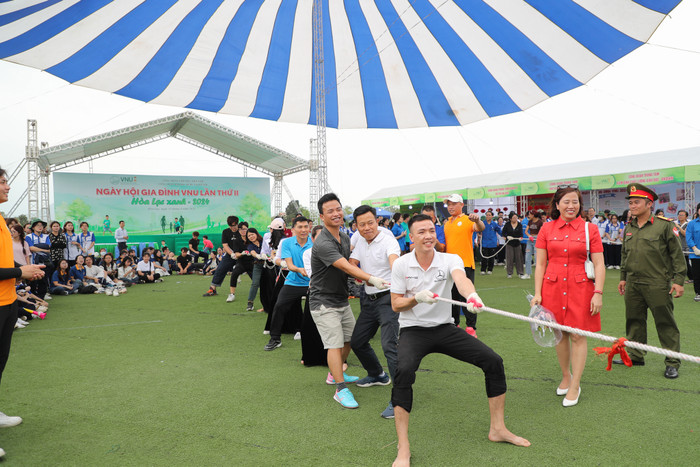 VNU - Giam doc DHQGHN Le Quan - Ngay hoi gia dinh VNU 2024 (106).jpg