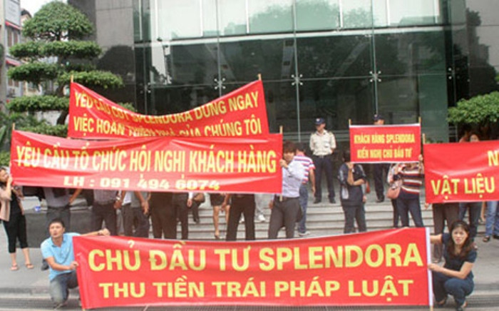 Khách hàng khiếu nại đến công ty do mâu thuẫn về những vấn đề liên quan đến điều khoản hợp đồng, phương thức thanh toán...