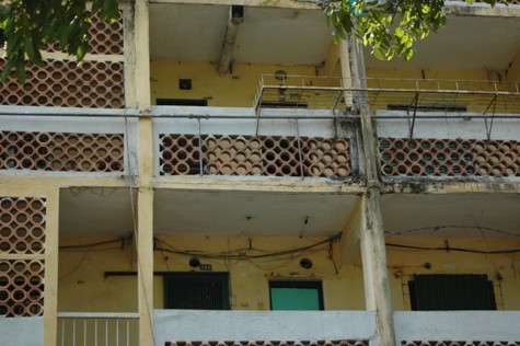 Phòng 302D2 khu tập thể Giảng Võ - nơi phát hiện thi thể nam thanh niên đang trong giai đoạn phân hủy Phòng 302D2 khu tập thể Giảng Võ - nơi phát hiện thi thể nam thanh niên đang trong giai đoạn phân hủy