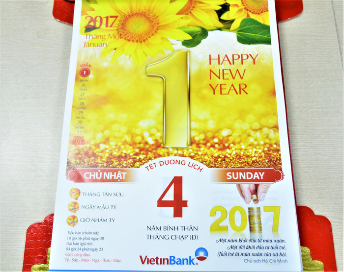 Thiết kế và mầu sắc bộ lịch block Đinh Dậu 2017 của VietinBank tinh tế và bắt mắt.