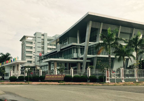 Vụ bổ nhiệm Phó vụ trưởng tại Ban chỉ đạo Tây Nam Bộ khiến dư luận đặt vấn đề về sự liêm chính của lãnh đạo. Nếu không ngăn chặn hiệu quả, những vụ bổ nhiệm bất thường như vậy sẽ gây ảnh hưởng không nhỏ tới sự phát triển của đất nước. - ảnh nguồn Vietnamnet. Vụ bổ nhiệm Phó vụ trưởng tại Ban chỉ đạo Tây Nam Bộ khiến dư luận đặt vấn đề về sự liêm chính của lãnh đạo. Nếu không ngăn chặn hiệu quả, những vụ bổ nhiệm bất thường như vậy sẽ gây ảnh hưởng không nhỏ tới sự phát triển của đất nước. - ảnh nguồn Vietnamnet.