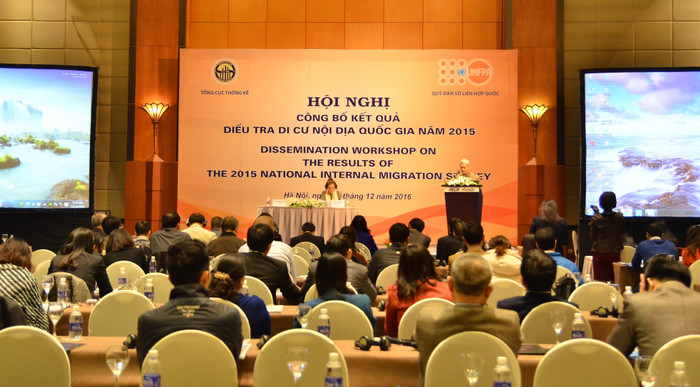 Toàn cảnh Hội nghị công bố kết quả điều tra di cư nội địa quốc gia 2015 - ảnh trong bài H. Lực Toàn cảnh Hội nghị công bố kết quả điều tra di cư nội địa quốc gia 2015 - ảnh trong bài H. Lực