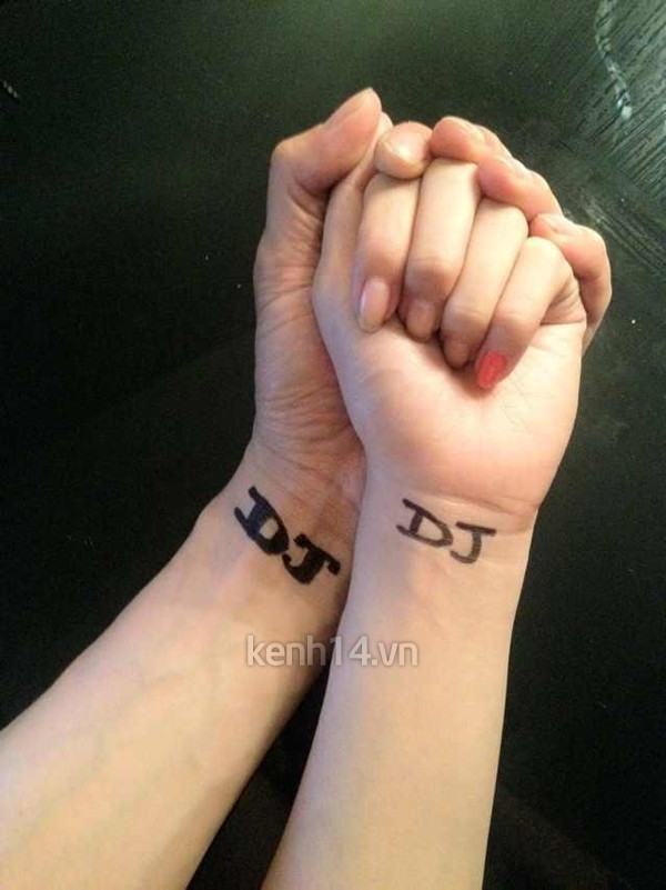 Trước đó, hai người cũng từng 'khoe' hình xăm đôi trên cổ tay và rất nhiều bức ảnh tình cảm trên facebook. Được biết bạn trai của Đinh Ngọc Diệp là một DJ ở Anh, có quen biết với khá nhiều nghệ sĩ trong showbiz Việt. (Theo Kênh 14)