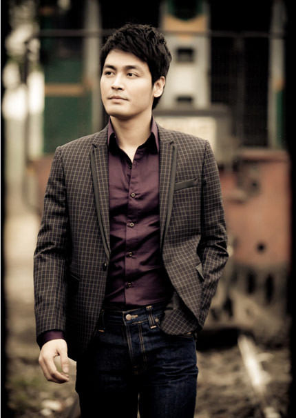 Khi được hỏi liệu rằng lí do có phải vì Giọng hát Việt trả cat-xê cho anh 'khủng' lắm, Phan Anh chia sẻ:"Thế nào mới được gọi là khủng? Phải có căn cứ so sánh chứ? Tính ra chưa bằng cái giá để có thể mời hotgirl gì đó đi ăn tối thì liệu có gọi là khủng không? Với Giọng hát Việt chúng tôi có hợp đồng ràng buộc nên không được phép tiết lộ. Song có thể nói tôi hoàn toàn hài lòng với mức catxe này". (Theo VTC News)