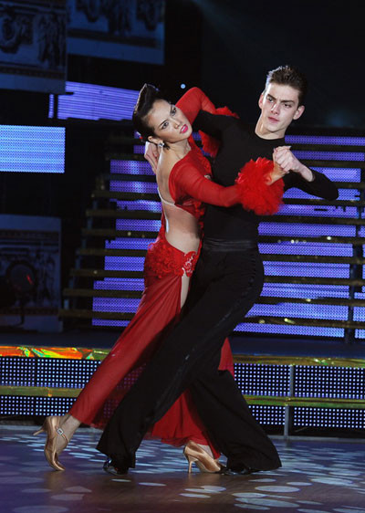 Trong ba đêm thi đầu tiên, Anh Thư không thể hiện được nhiều. Dù đã rất cố gắng nhưng các động tác của Anh Thư vẫn còn khá cứng, thiên về bê đỡ. Đặc biệt, Anh Thư luôn khá căng thẳng khi bước ra sàn nhảy. Trong ba đêm thi đầu tiên, Anh Thư không thể hiện được nhiều. Dù đã rất cố gắng nhưng các động tác của Anh Thư vẫn còn khá cứng, thiên về bê đỡ. Đặc biệt, Anh Thư luôn khá căng thẳng khi bước ra sàn nhảy.