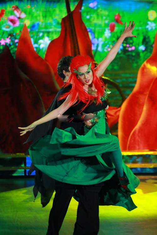 Bằng điểm với đàn chị Phương Thanh nhưng Anh Thư đã thẳng tiến đến chung kết nhờ được khán giả bình chọn nhiều hơn. Điều này khiến chính Phương Thanh và nhiều người bất ngờ vì ai cũng nghĩ rằng ca sĩ gạo cội như Phương Thanh chắc chắn sẽ có lượng fan đông đảo hơn người mẫu Anh Thư. Bằng điểm với đàn chị Phương Thanh nhưng Anh Thư đã thẳng tiến đến chung kết nhờ được khán giả bình chọn nhiều hơn. Điều này khiến chính Phương Thanh và nhiều người bất ngờ vì ai cũng nghĩ rằng ca sĩ gạo cội như Phương Thanh chắc chắn sẽ có lượng fan đông đảo hơn người mẫu Anh Thư.