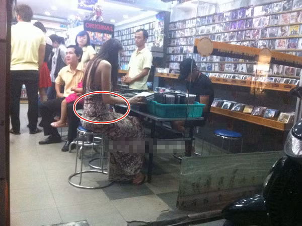 Trước đó, mẹ của Công Vinh mong muốn Thủy Tiên sinh con trong năm rồng này và đám cưới diễn ra vào năm sau. Mẹ Của Công Vinh cũng đã xác nhận thông tin Thủy Tiên có bầu ba tháng với báo GDVN. Trước đó, mẹ của Công Vinh mong muốn Thủy Tiên sinh con trong năm rồng này và đám cưới diễn ra vào năm sau. Mẹ Của Công Vinh cũng đã xác nhận thông tin Thủy Tiên có bầu ba tháng với báo GDVN.