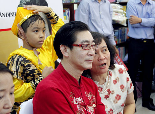 Ai cũng muốn được một lần chụp ảnh cùng Tôn Ngộ Không. (Ảnh: Dân Trí)