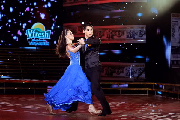 Nam Thành tiến bộ rõ rệt trong điệu Rumba ở đêm thứ 3. Nhưng đến đêm thứ 4 thì Nam Thành thực sự tỏa sáng. Anh nhận về những cơn mưa lời khen và hai điểm 10 đầu tiên của Bước nhảy hoàn vũ mùa thứ 3.