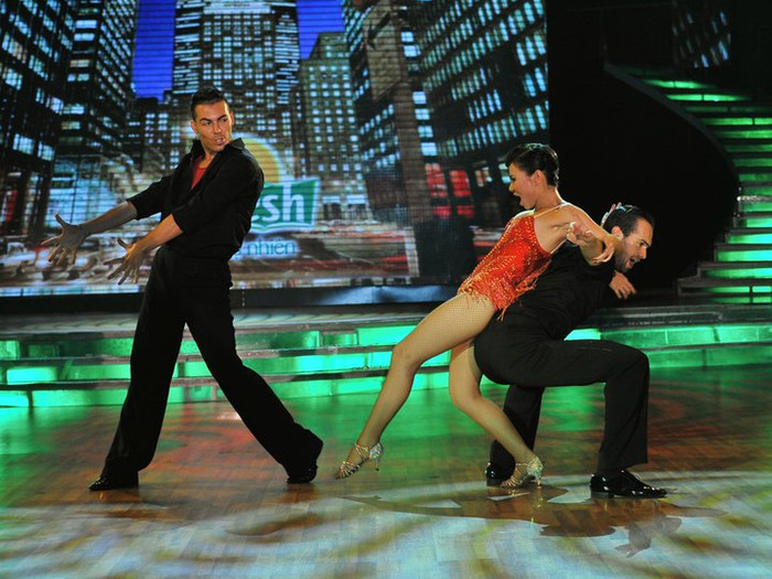 Em nặng quá Thu Minh à. Về giảm cân đi nhé. Em nặng quá Thu Minh à. Về giảm cân đi nhé.